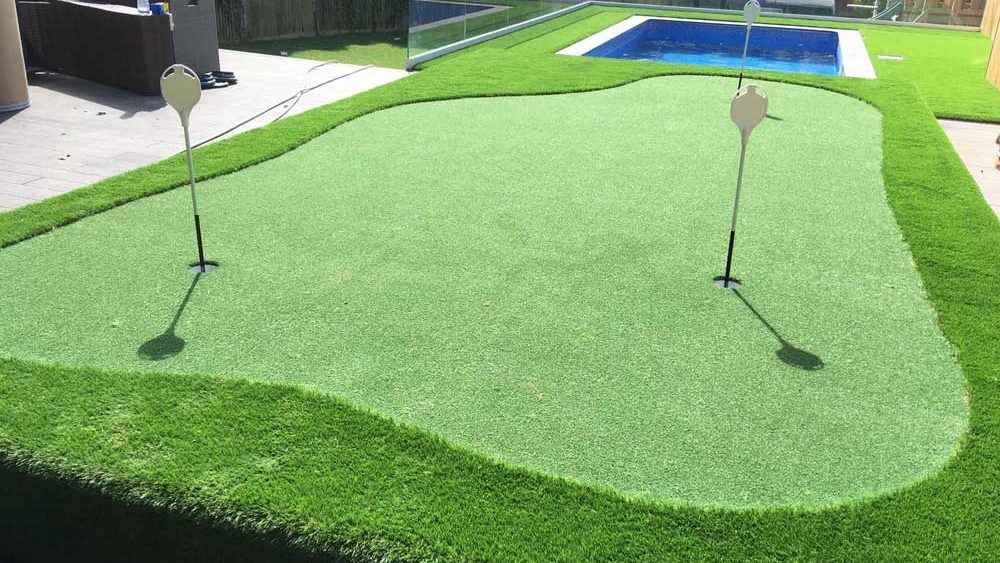 How to build a putting green in your garden