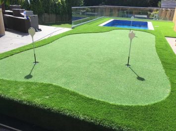 How to Build a Putting Green in Your Garden