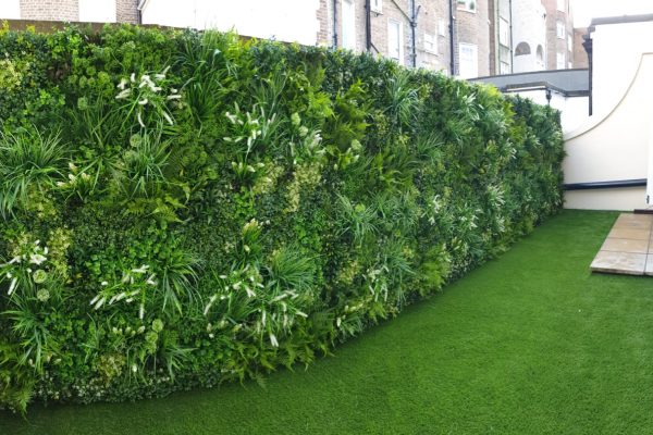 Artificial Green Walls by Easigrass | The Sussex Artificial Grass Company